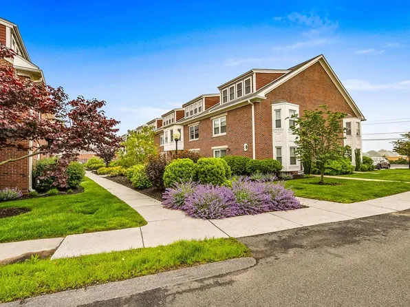 144 Quincy Shore Dr Unit 136, Quincy, MA 02171
