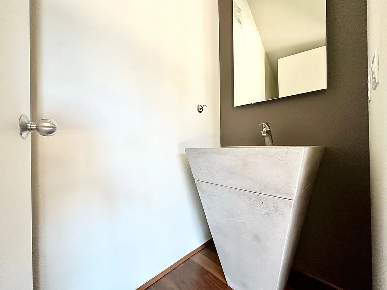 1518 E Baristo Rd — Photo 11