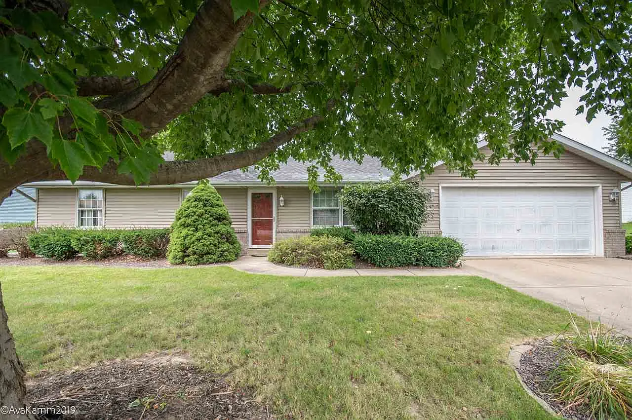 339 Whispering Oaks Dr photo 1