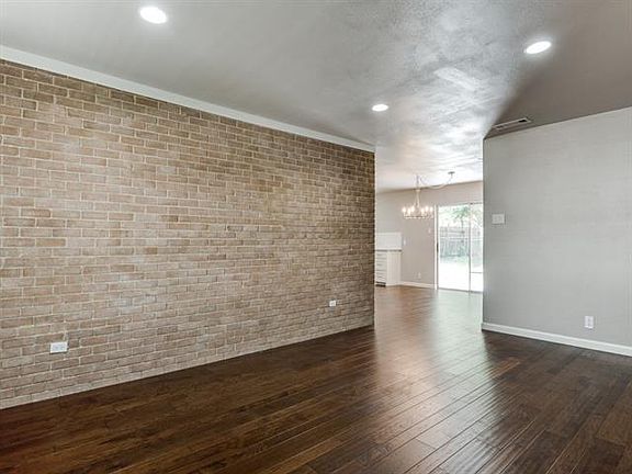 3rd image of 316 Brookwood Dr