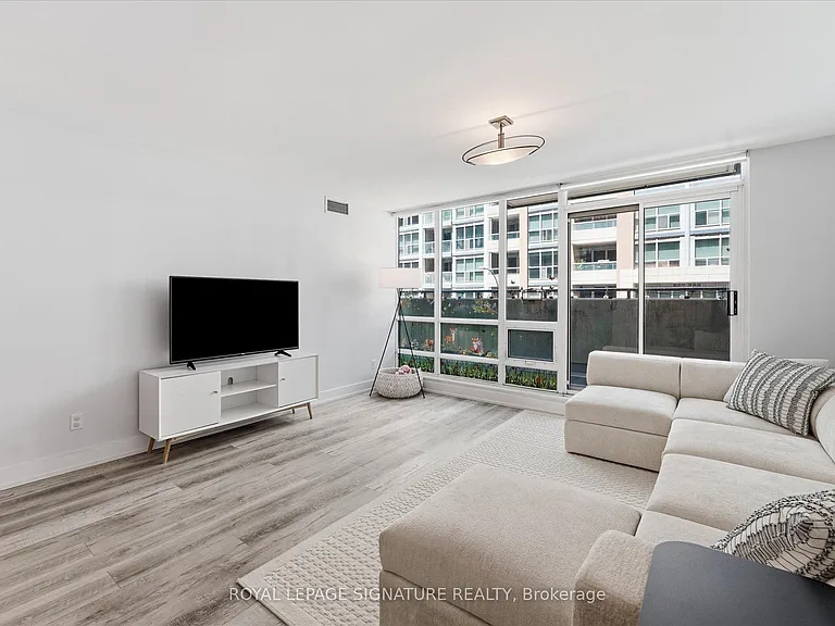 263 Wellington St W #301 — Photo 2
