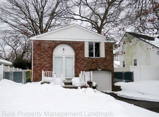 67 1st St, Ronkonkoma, NY 11779