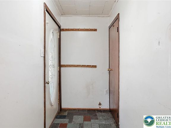 5th image of 66 Back Rd