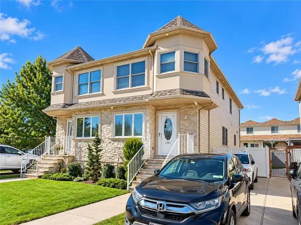 391 Grimsby St, Staten Island, NY 10306