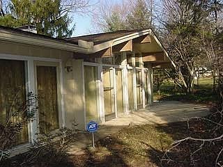 1st image of 2275 Newbury Dr