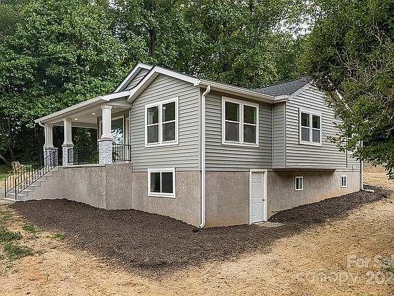 2nd image of 27 Old Chunns Cove Rd