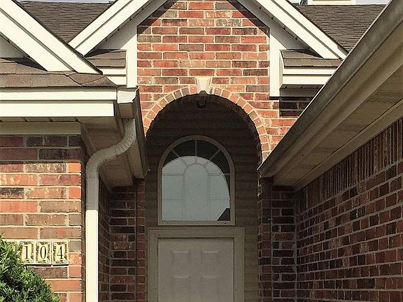 4th image of 2104 Wildflower Ln