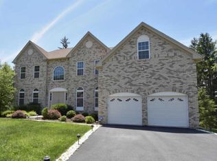 519 Tiger Ct, East Stroudsburg, PA 18302