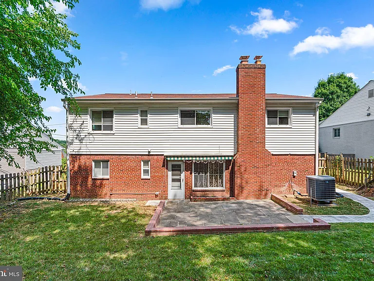 9212 Chanute Dr — Photo 27