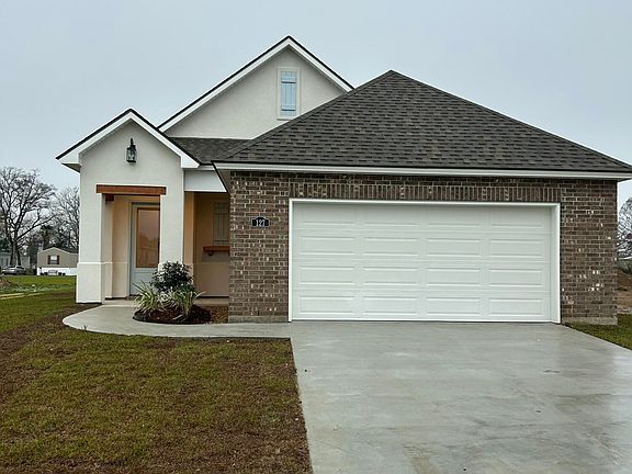 2nd image of 127 Crooked Pine Ln