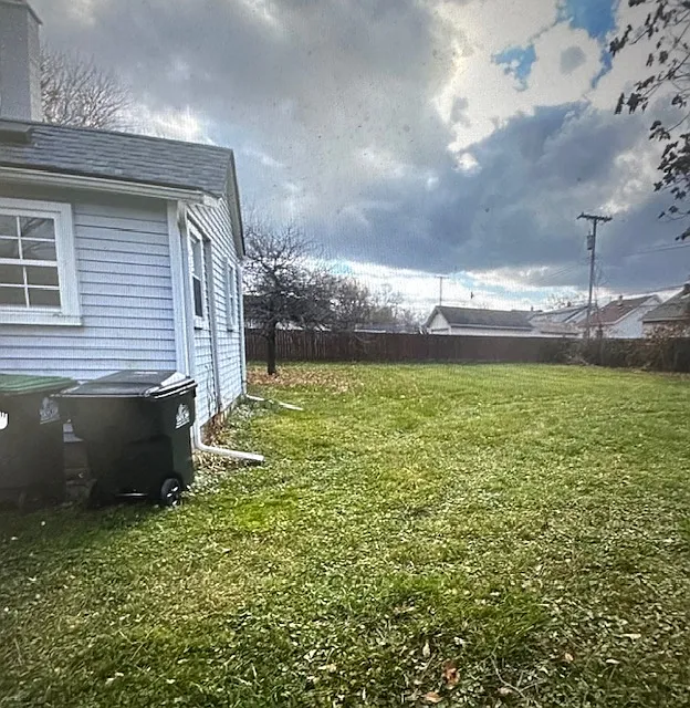 3 bed, 1000 sqft, $1,600 — Photo 3