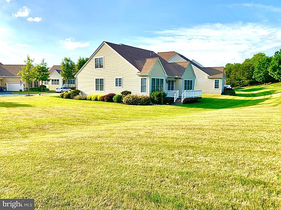 2nd image of 130 Crescent Rd #9