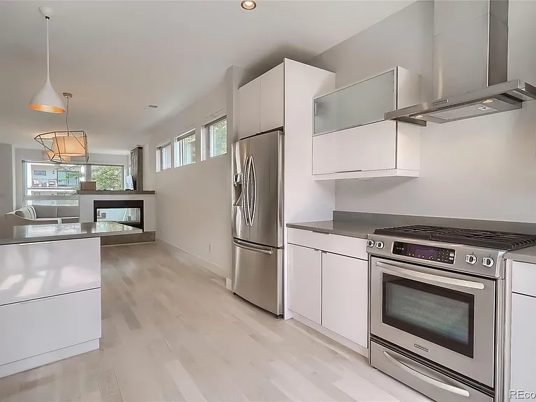 3445 Wyandot St — Photo 3