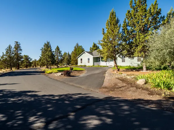 2525 Cliff Hawk Ct, Redmond, OR 97756