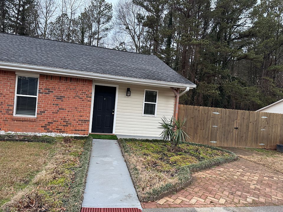 1st image of 820 Stillwater Ln