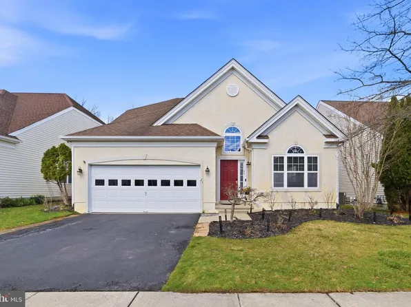 23 Lowell Dr, Marlton, NJ 08053