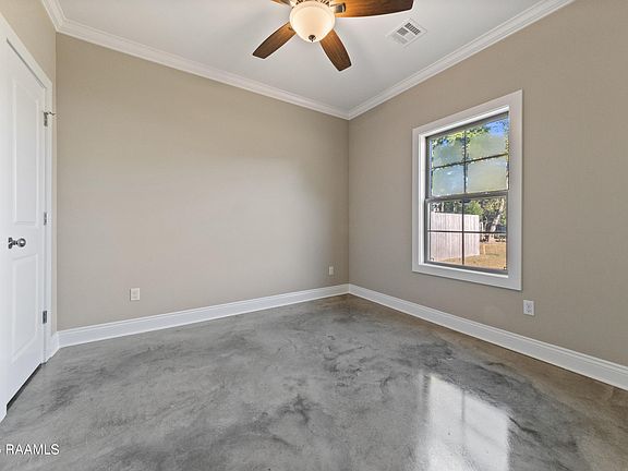 5th image of 815 N Avenue I