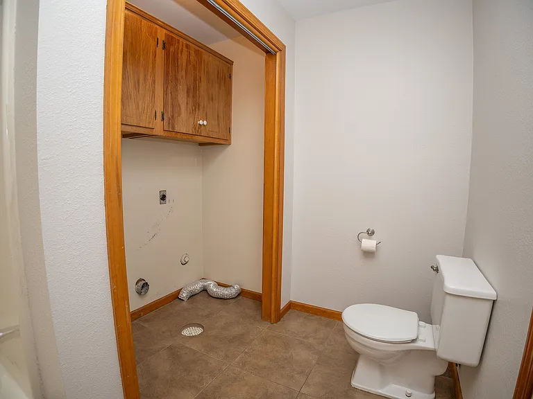 305 Tanner Bridge Ct #B — Photo 24