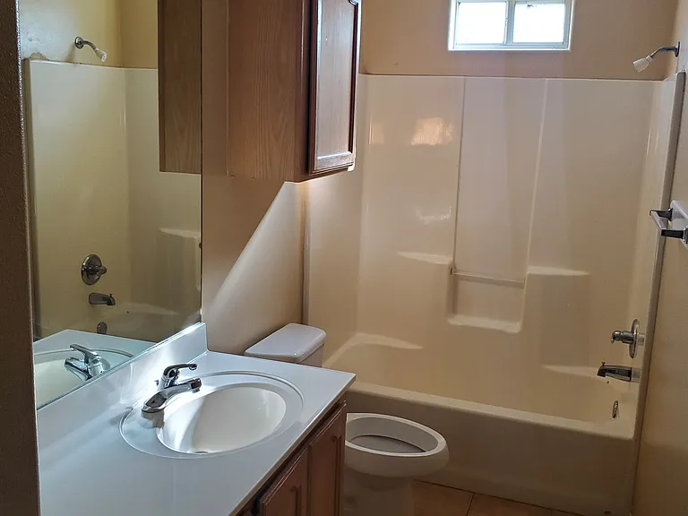 Santa Fe Apartments — Photo 8