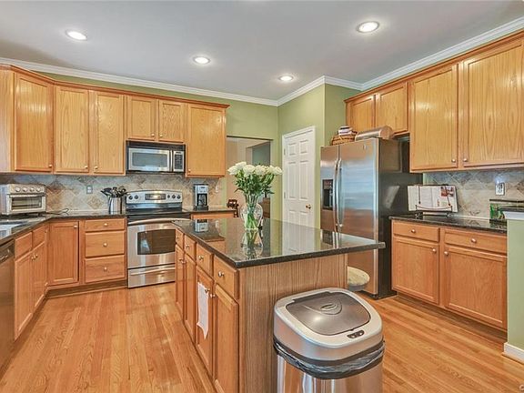 4th image of 10712 Treasure Ct