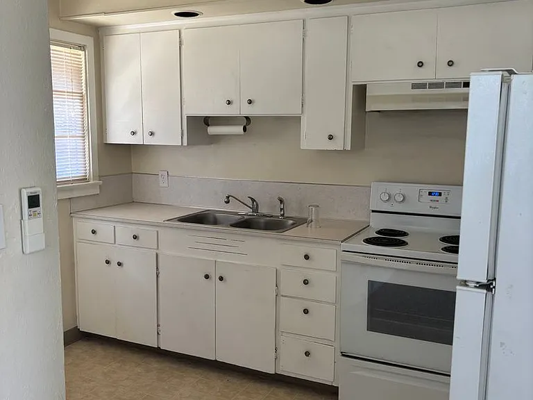 2811 Grand Blvd — Photo 6