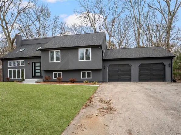 71 Woodmist Way, North Kingstown, RI 02852