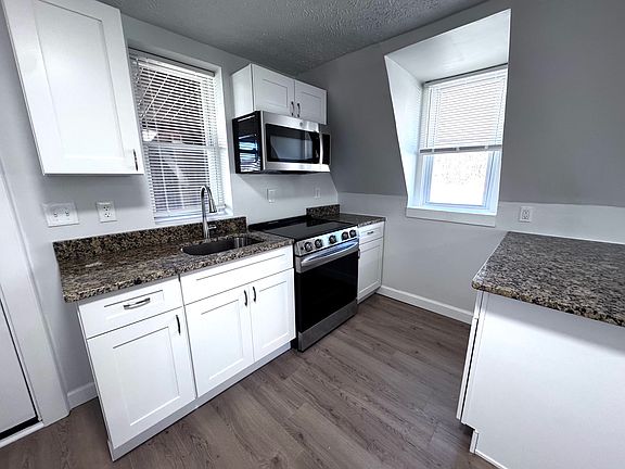 4th image of 1731 W 8th St #173C