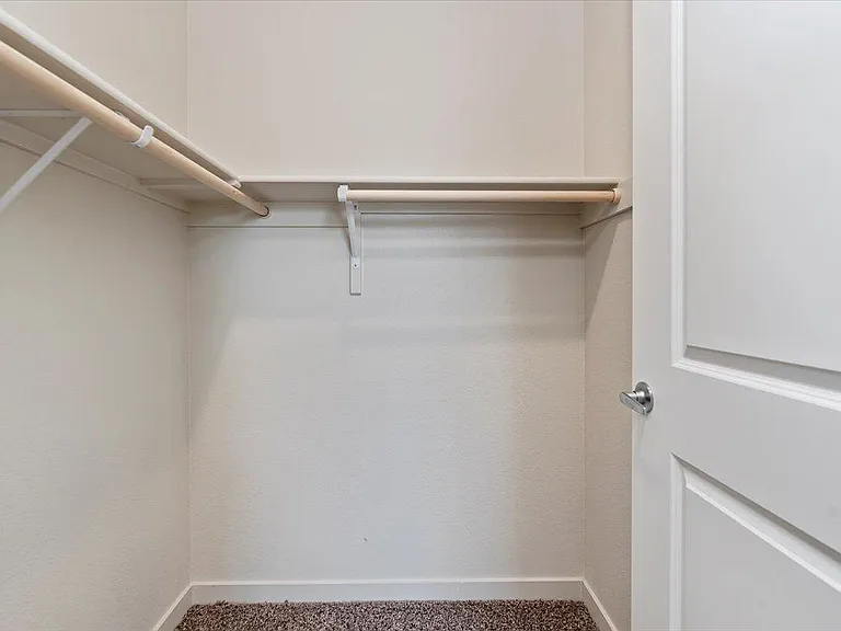 The Summit Apartments — Photo 72