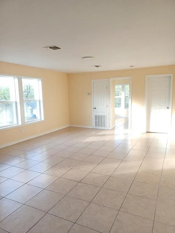 730 Aransas Ave — Photo 2