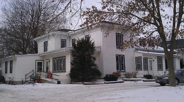 1st image of 214 Park Ave NW