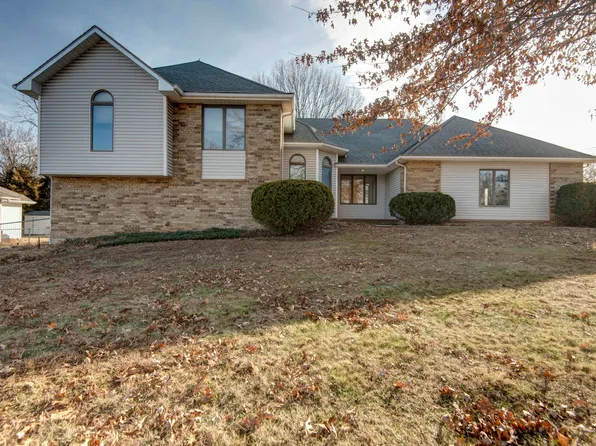 3864 N Franklin Avenue, Springfield, MO 65803