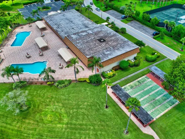 20 Abbey Lane #204, Delray Beach, FL 33446