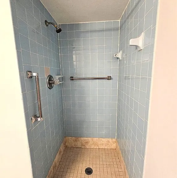 1830 Maravilla Ave #804 — Photo 25
