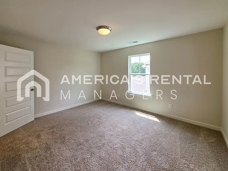 1017 Grand River Blvd W — Photo 50