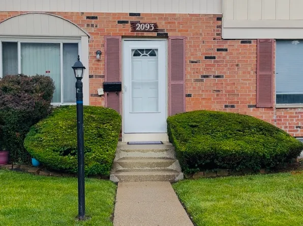 2093 Euclid Ct, Richton Park, IL 60471