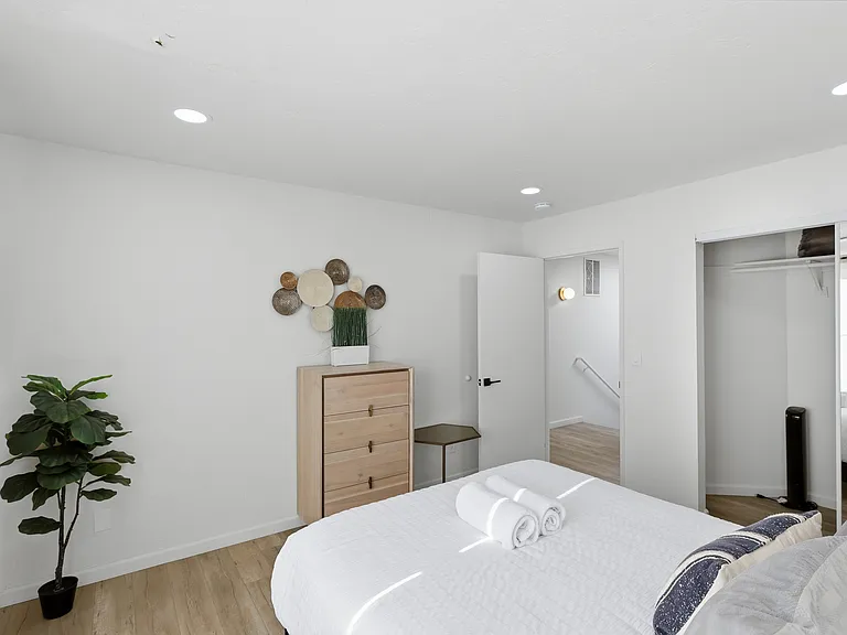 437 Norfolk Dr — Photo 65
