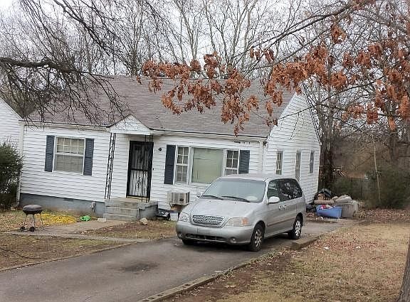 3rd image of 645 Carmel Ave