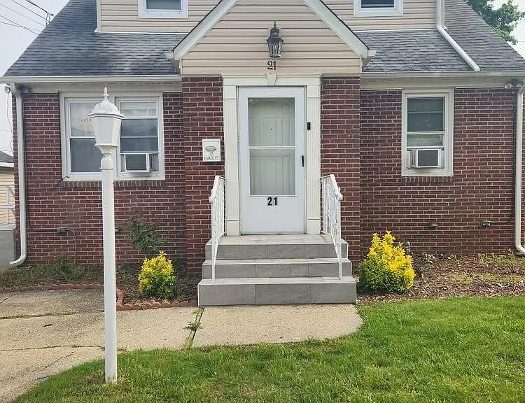 21 Howard St #1 — Photo 1