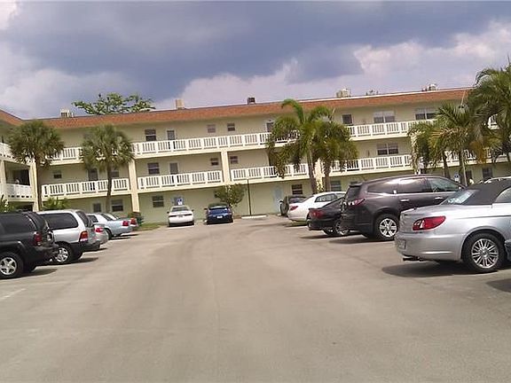 4th image of 608 SW Natura Blvd APT 302