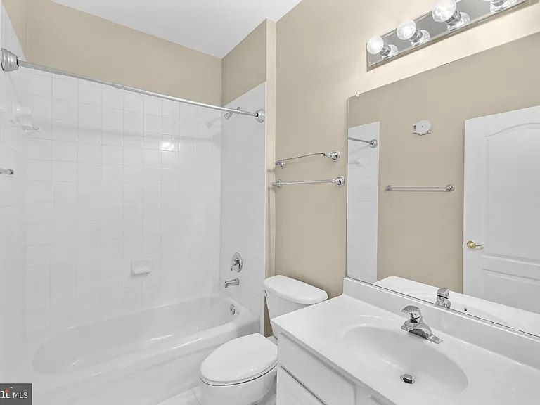 5237 Bessley Pl — Photo 66