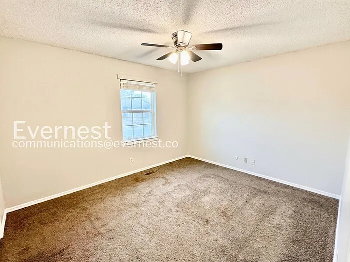 1756 S Pine Ave — Photo 17