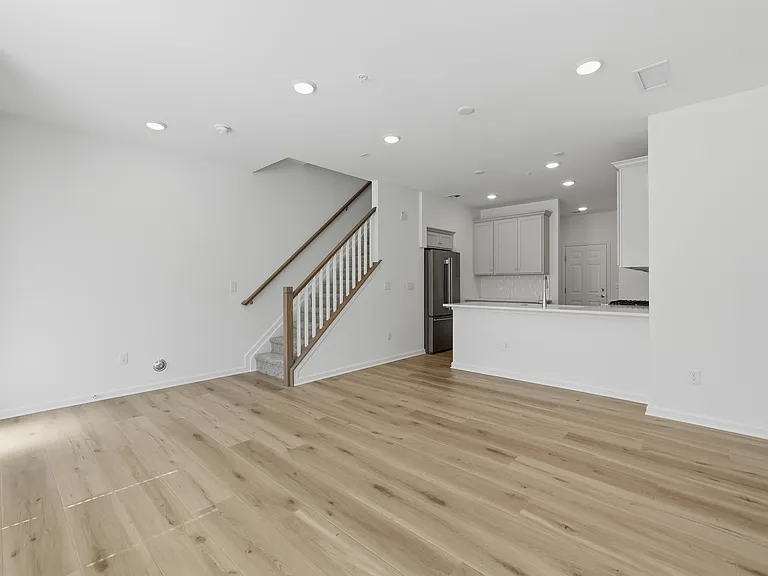 400 Willow Ave #409 — Photo 5