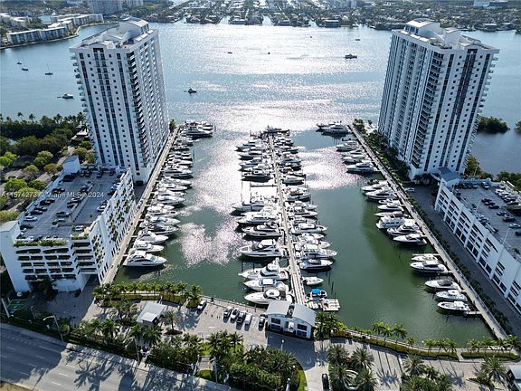 3rd image of 17211 Biscayne Blvd #65