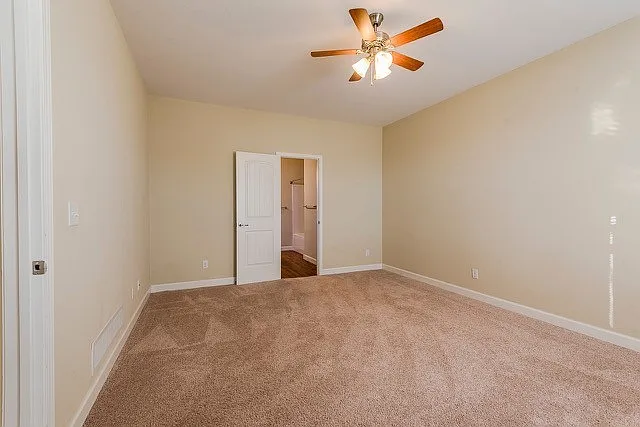 2701 Tobacco Rd #B — Photo 14