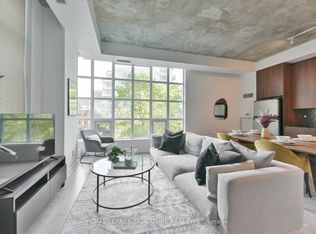 23 Brant St #305, Toronto, ON M5V2L5