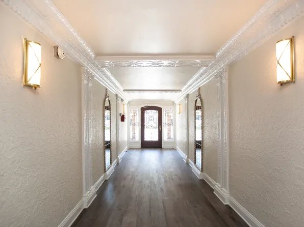 1610 Lombard