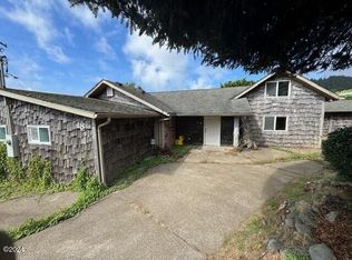 18 Reeves Cir, Yachats, OR 97498