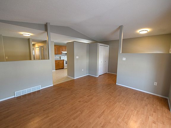 5th image of 9223 94a Ave #B