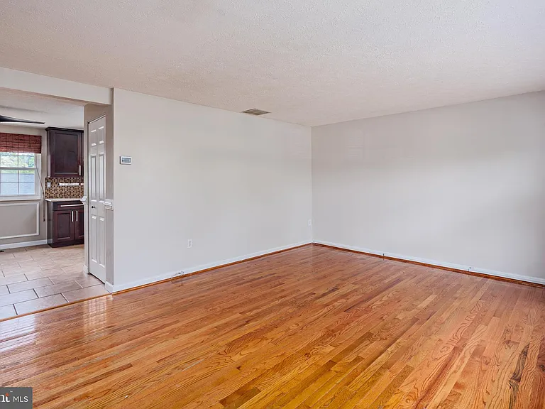 21 Valley Park Ct — Photo 3