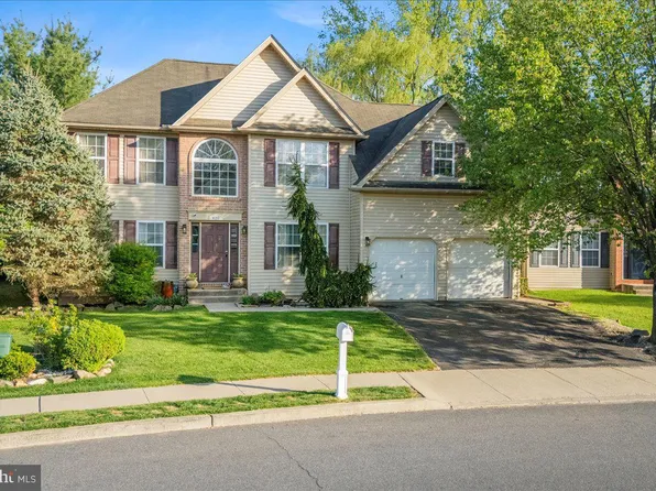 420 Highlands Blvd, Easton, PA 18042